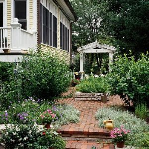 5 Awesome Tips On Side-Yard Gardens | Decor Home Ideas