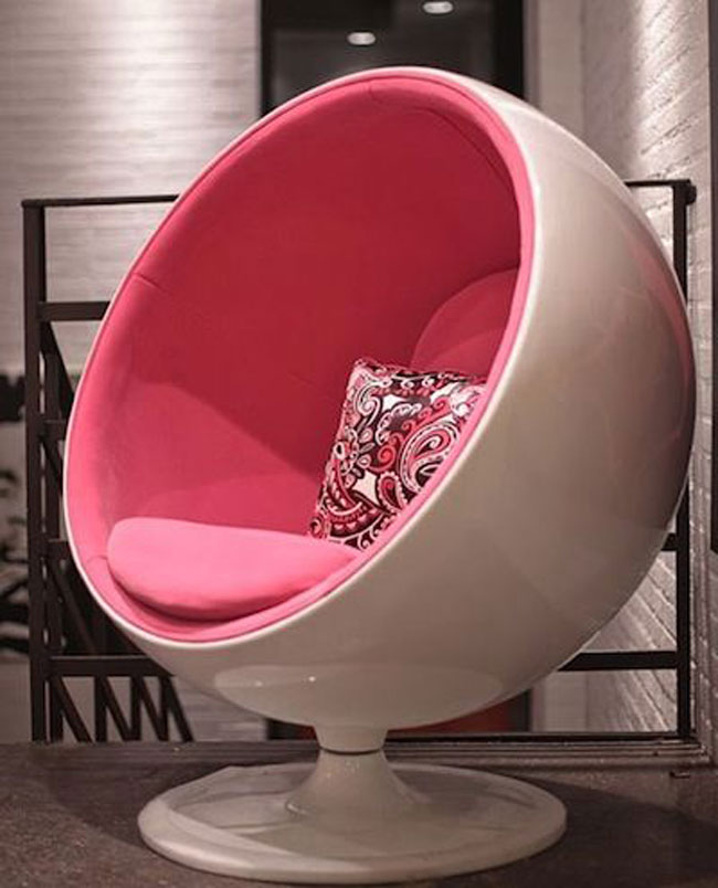 12 Amazing Chairs That Are Perfectly Designed   Great Pink Plastic Chair Idea 