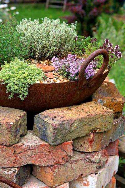 14 Brick Flower Bed Design Ideas You Can Replicate Instantly 9335