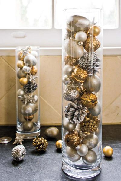 20+ Amazing Christmas Decorations In Silver And Gold