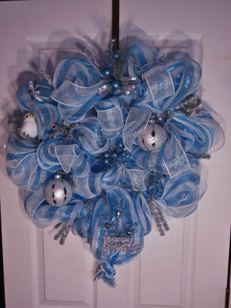 19+ Irresistibly Charming Christmas Decorations In Silver, Blue and ...