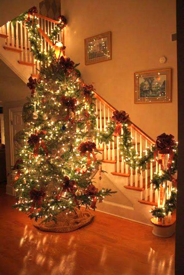 20 Amazing Christmas Staircases Decorated Beyond Imagination