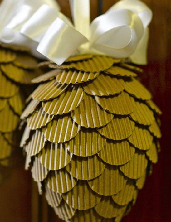 Turn Corrugated Pinecones into Beautiful Pine Cones #Christmas #Christmasdecor #budget #diy #decorhomeideas