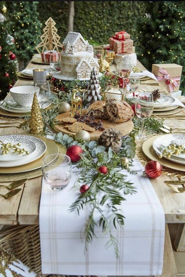 Decorating Beach Dining Table For Christmas - Randolph Imesers