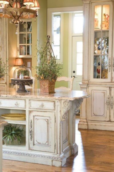 32 Best Antique White Kitchen Cabinets for 2024 | Decor Home Ideas