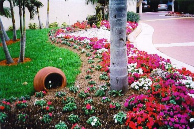 Multi colored spilled flower pot #garden #decorhomeideas