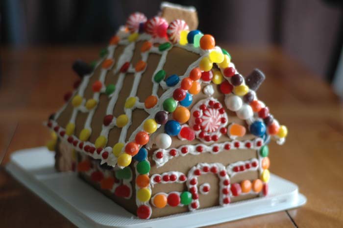 Easy Gingerbread House #Christmas #gingerbread #house #decorhomeideas