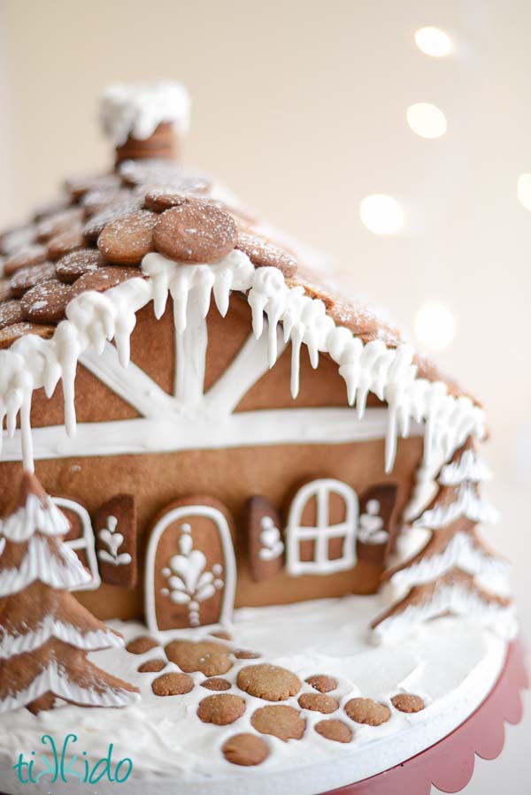 Professional Gingerbread House #Christmas #gingerbread #house #decorhomeideas