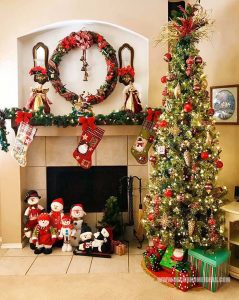 15 Ways To Add Christmas Cheer To Your Mantel!