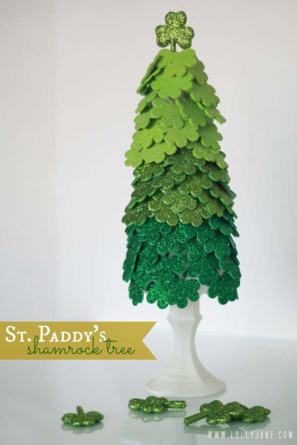 St. Patrick's Day Shamrock Tree #stpatrick #diy #decor #decorations #decorhomeideas