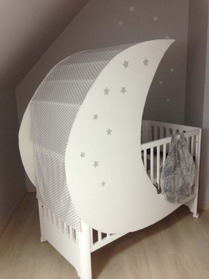 White Baby Crib In The Shape Of Moon #moon #crib #baby #cot #decorhomeideas