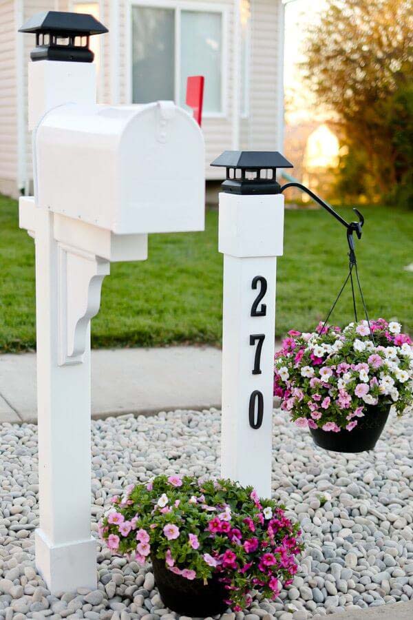 How to Pretty Up Your Mailbox #corbel #decoration #decorhomeideas