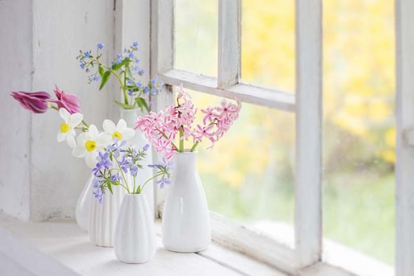 24 Beautiful Indoor Windowsill Flower Garden Ideas