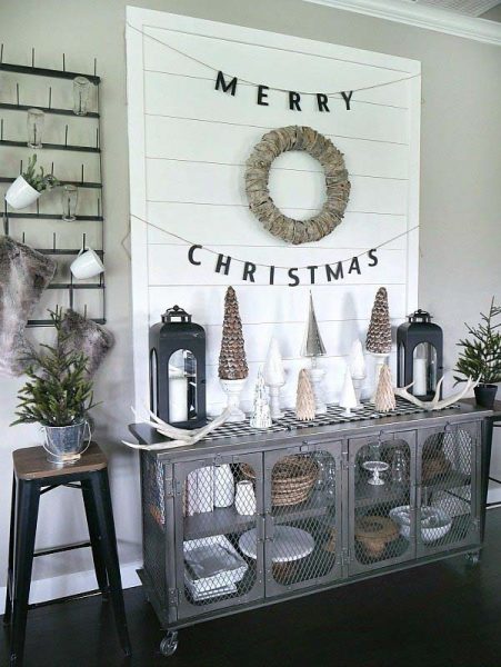 30 DIY Christmas Wall Decor Ideas to Fill Your Home with Holiday Cheer