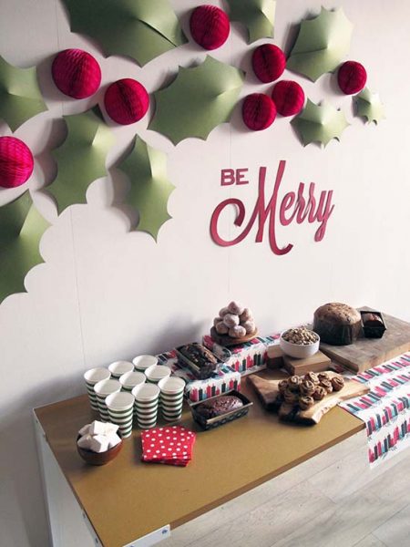 30 DIY Christmas Wall Decor Ideas to Fill Your Home with Holiday Cheer