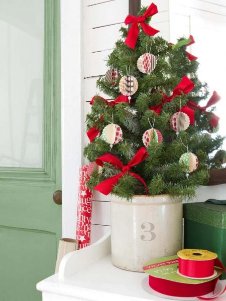 25 Amazing Outdoor Christmas Tree Decorations