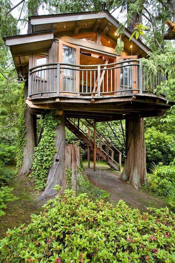 Elegant Backyard Guest Treehouse #backyardhouse #decorhomeideas