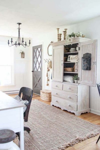 40 Best Farmhouse Interior Design Ideas To Add More Rustic Feel