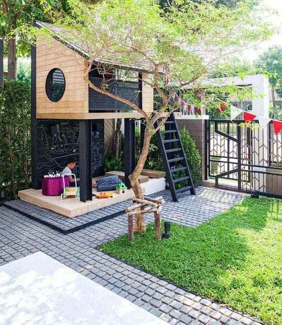 Raised Play Structure with Playhouse #backyardhouse #decorhomeideas