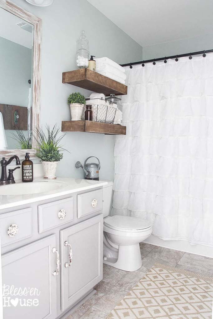 Easy DIY Wood Bathroom Shelves #shabbychic #bathroom #decorhomeideas