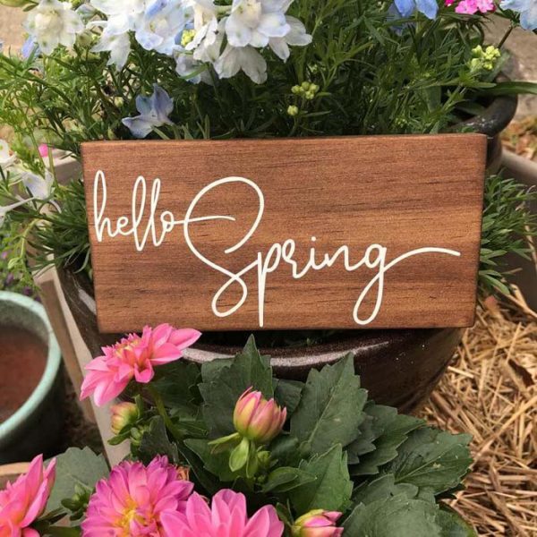 30 Charming Spring and Easter Sign Ideas To Celebrate The Season