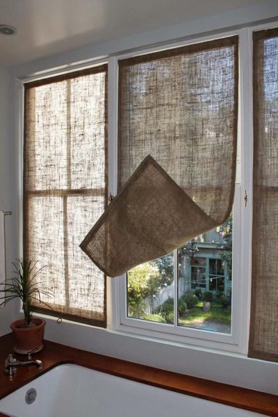 30+ Rustic Farmhouse Window Treatment Ideas and Designs