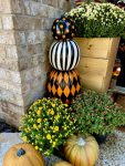 20 Creative Halloween Topiary Ideas To Add To Your Front Porch This Season