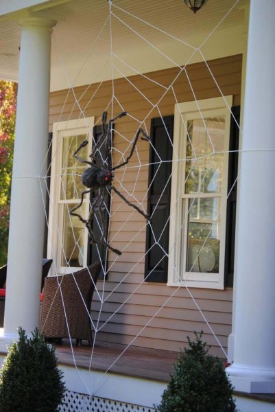 68 Chilling Halloween Front Porch Designs to Create a Scarily Welcoming ...