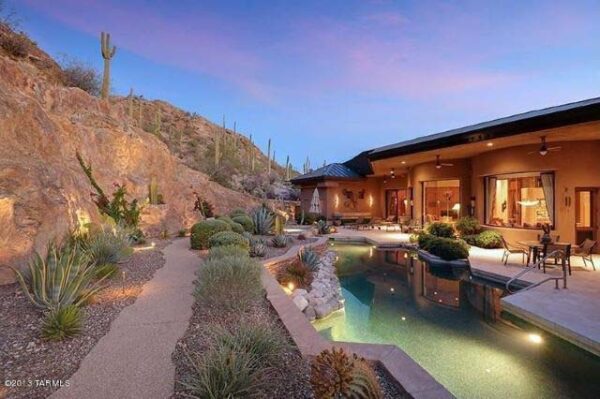 32 Inexpensive Desert Landscaping Ideas For a Perfect Drought-Tolerant ...