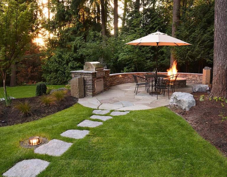 24 Best Flagstone Patio Ideas and Designs