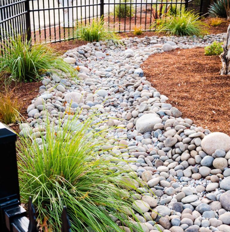 27 Amazing Front Yard River Rock Landscaping Ideas To Wow Your Neighbors