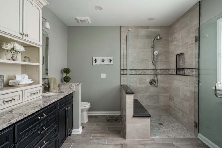 Grey Bathroom Ideas And Designs 13 768x513 