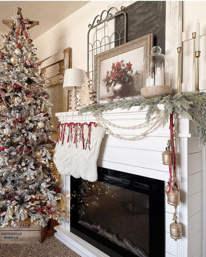 Festive Splendor Awaits: 25 Enchanting Christmas Mantle Decor Inspirations