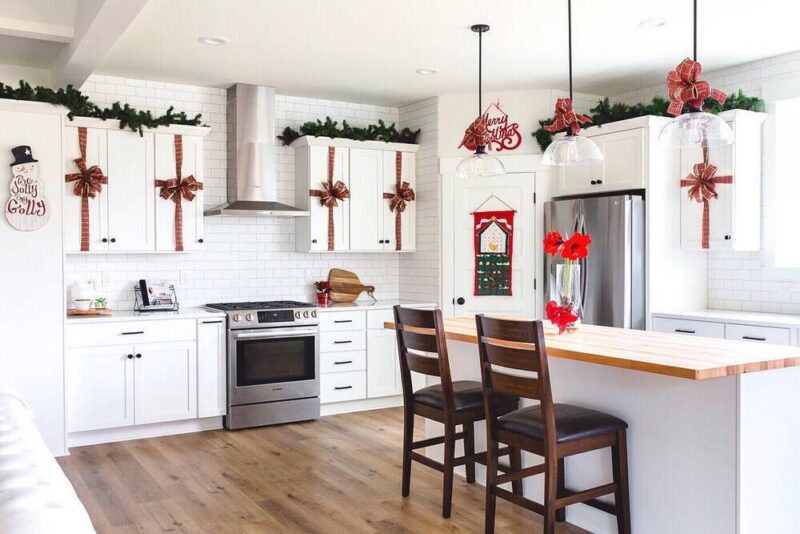 25 Charming Kitchen Christmas Decorations to Sprinkle Holiday Magic ...