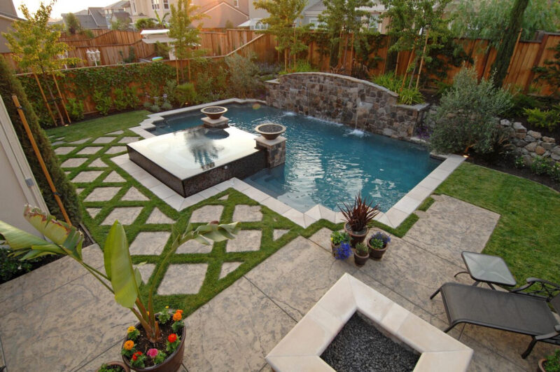 12 Ingenious Pool Designs Perfect for Small Yards