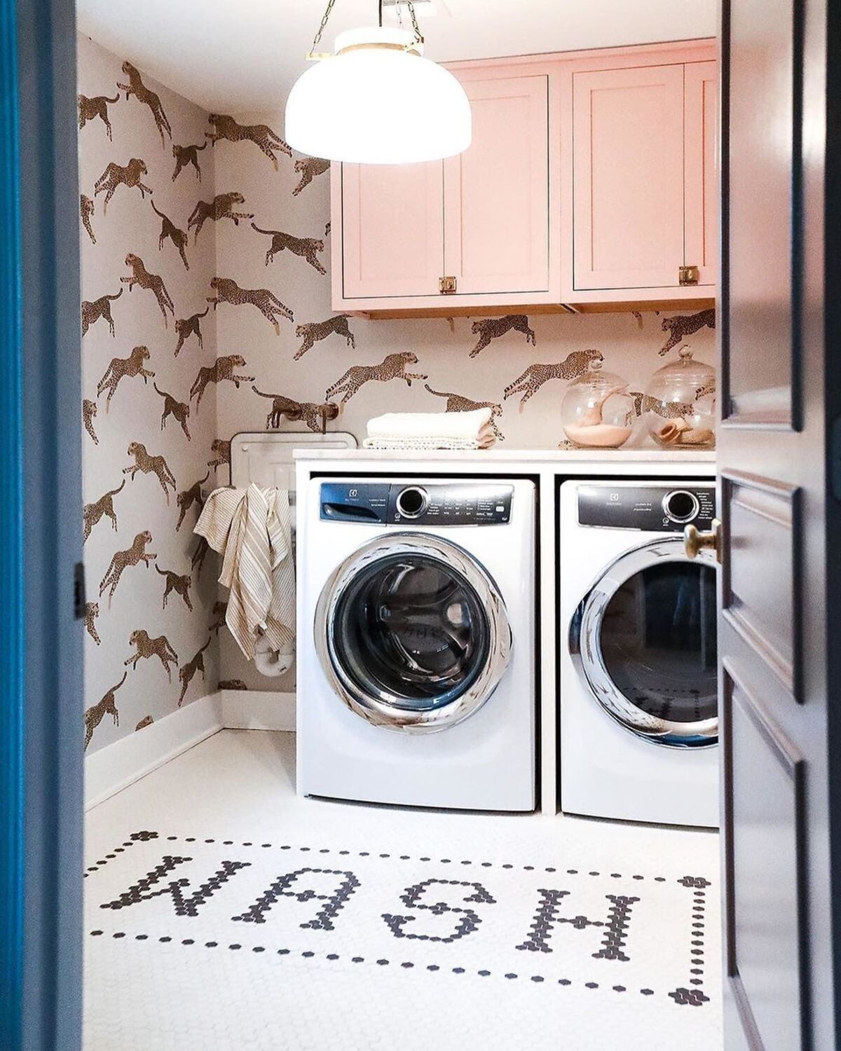 laundry room wallpaper 25