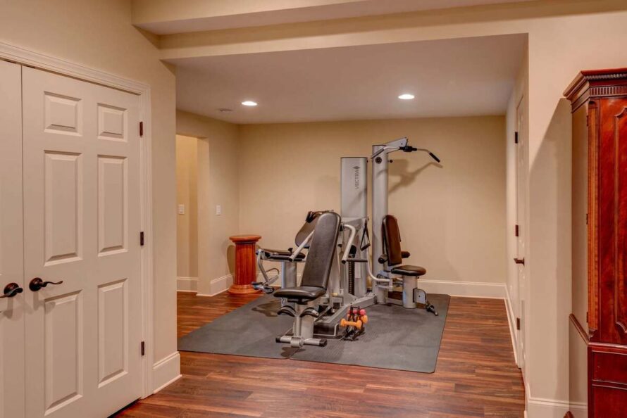 16 mini gym at home ideas 15