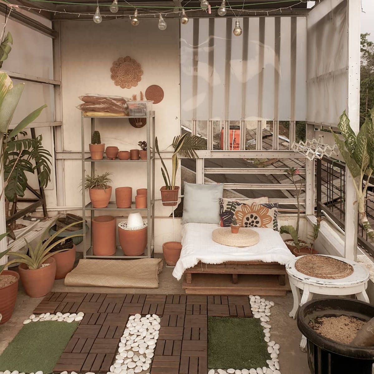 19 small apartment patio ideas 19