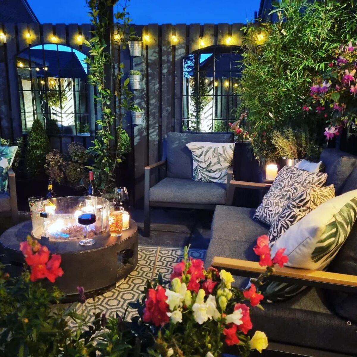 19 small apartment patio ideas 4