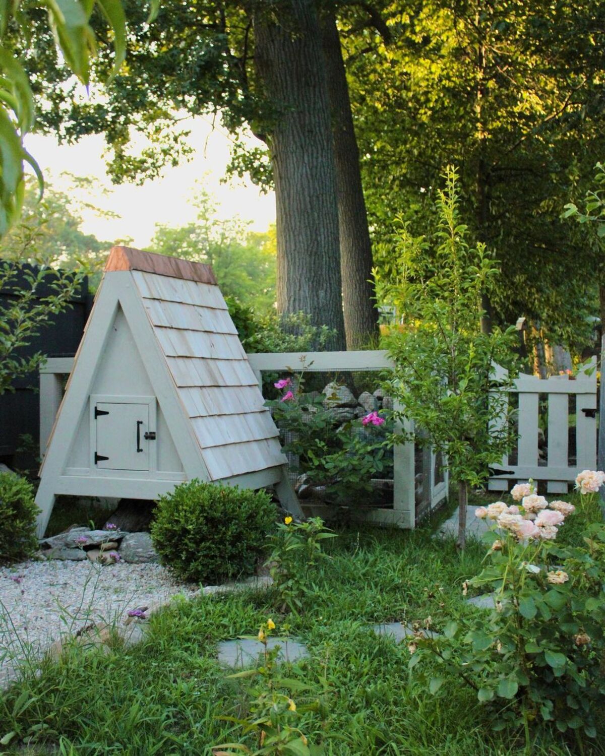 20 duck house ideas backyards 13