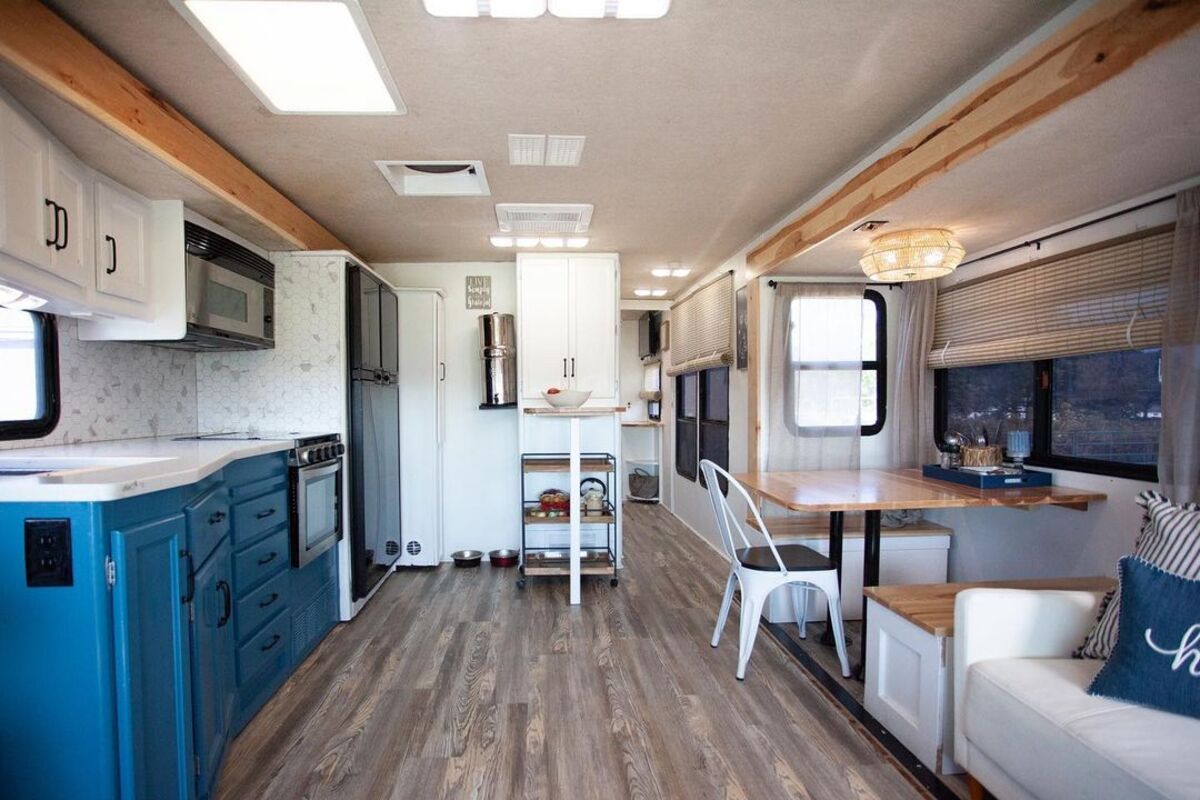 22 Amazing Camper Makeover Ideas To Revamp Your Travel Experience on Wheels