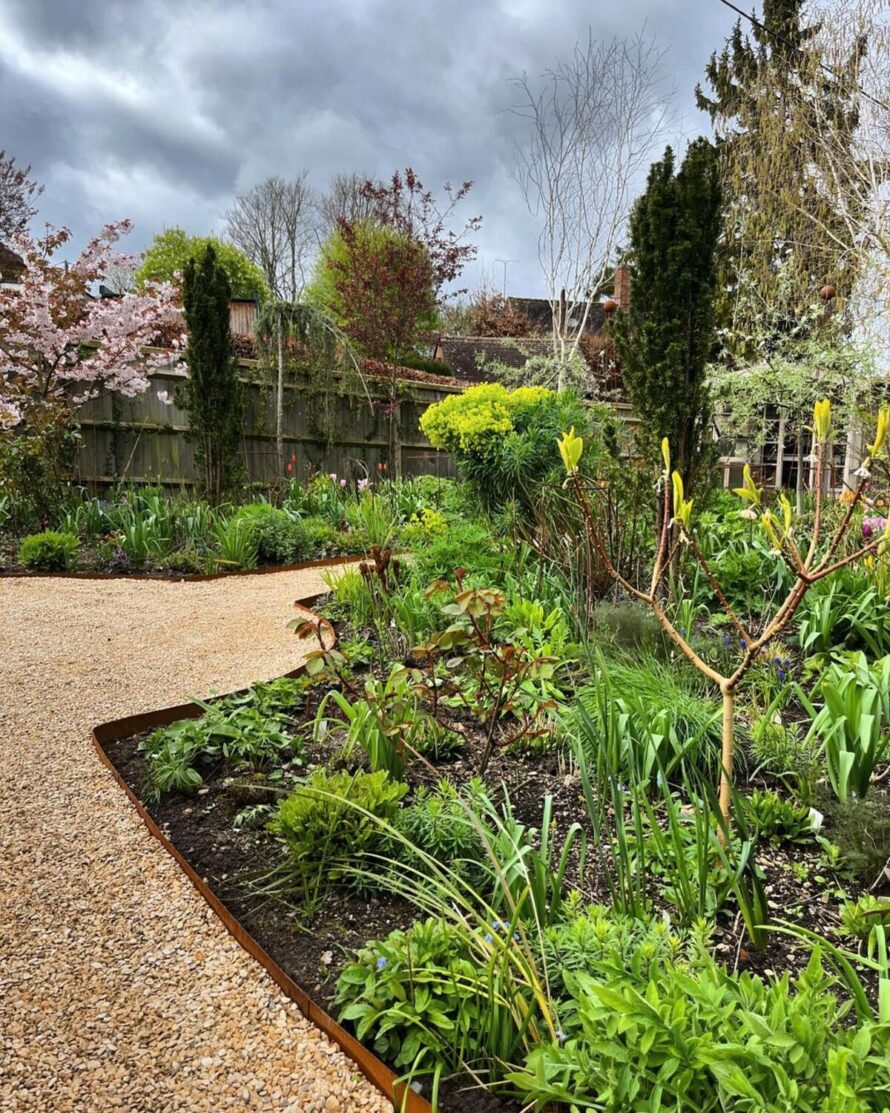 15 creative gravel border ideas 4