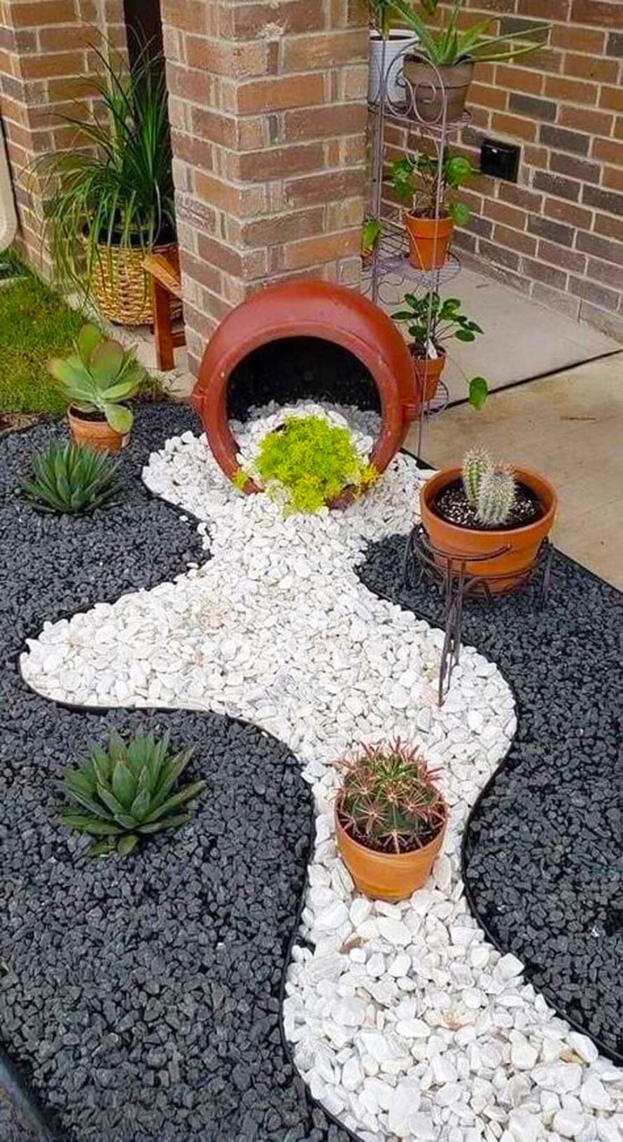 28 Clever Garden Decorations to Enhance Your Green Haven