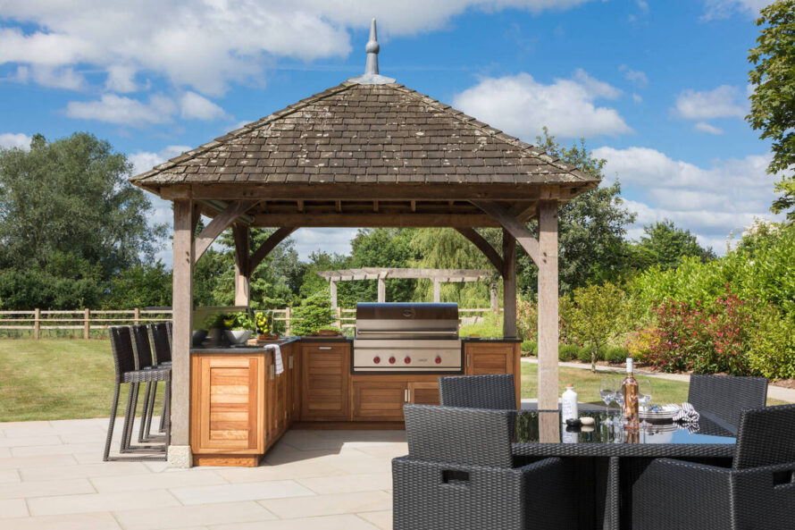 ideas-for-designing-a-covered-grill-area-1