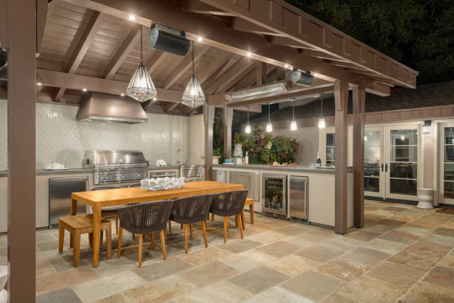 ideas-for-designing-a-covered-grill-area-7