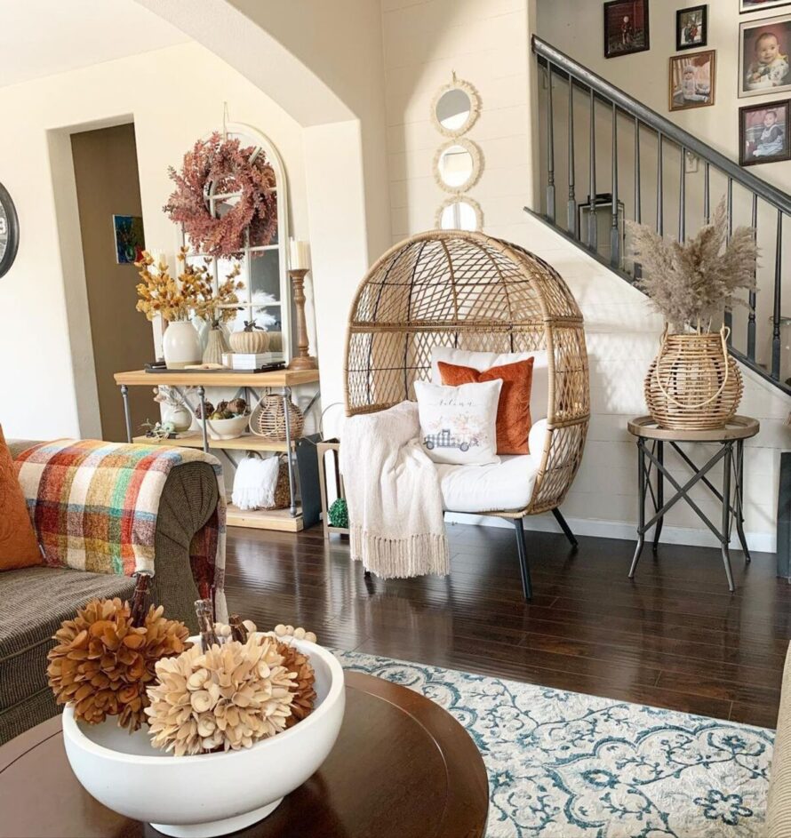 charming farmhouse fall decor ideas 15