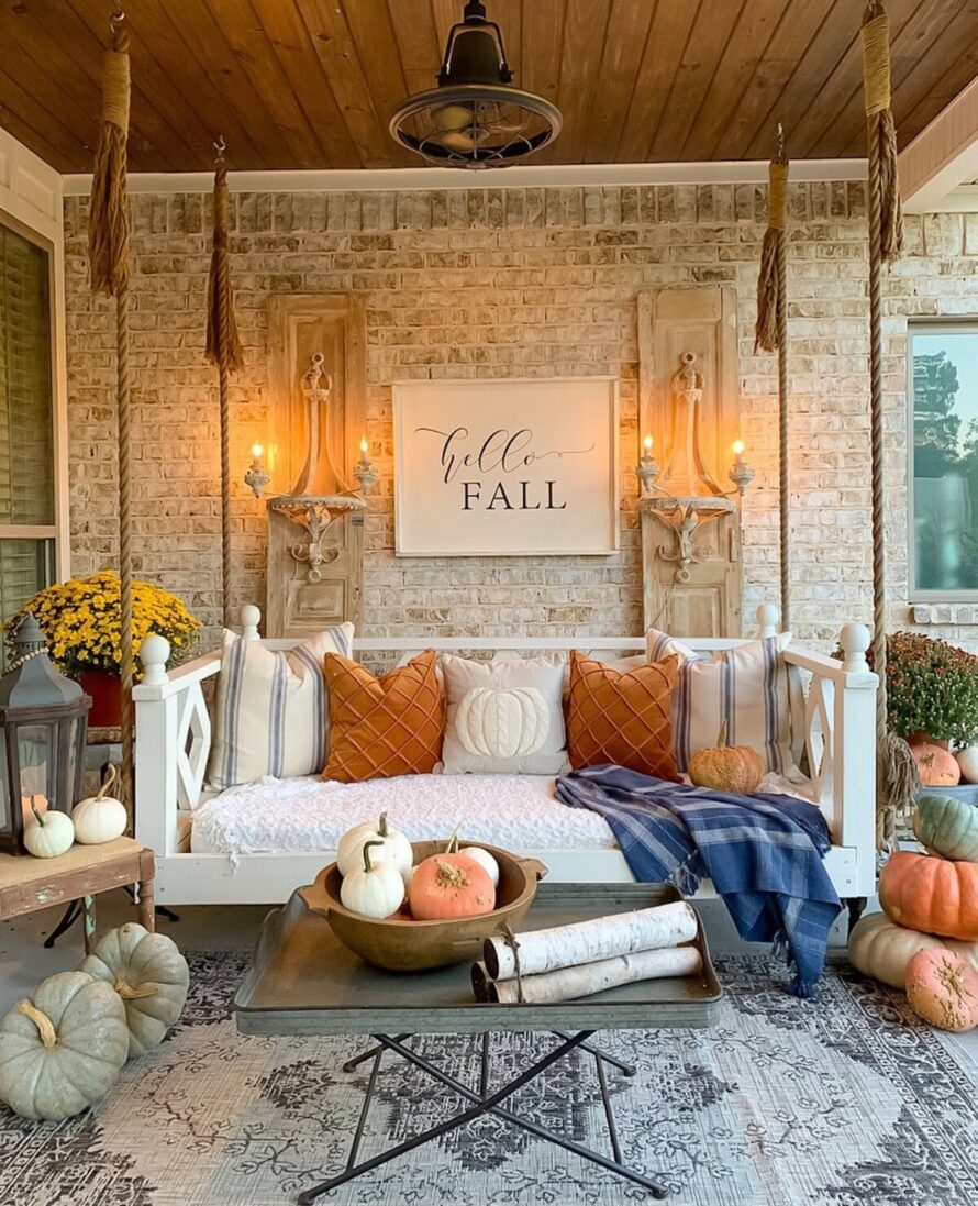 charming farmhouse fall decor ideas 20