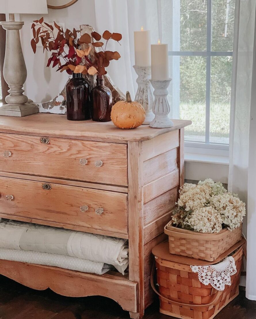 charming farmhouse fall decor ideas 8