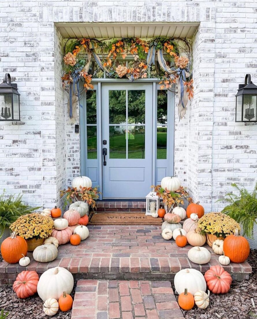 fall house exterior decorating idea 16