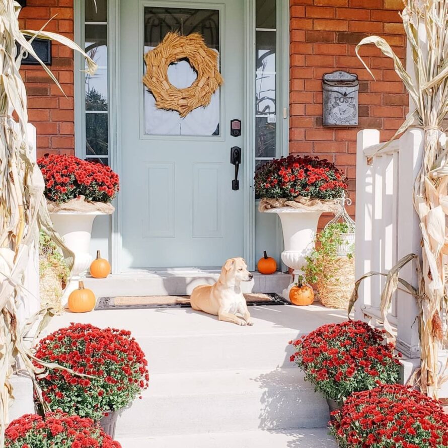 fall house exterior decorating idea 4